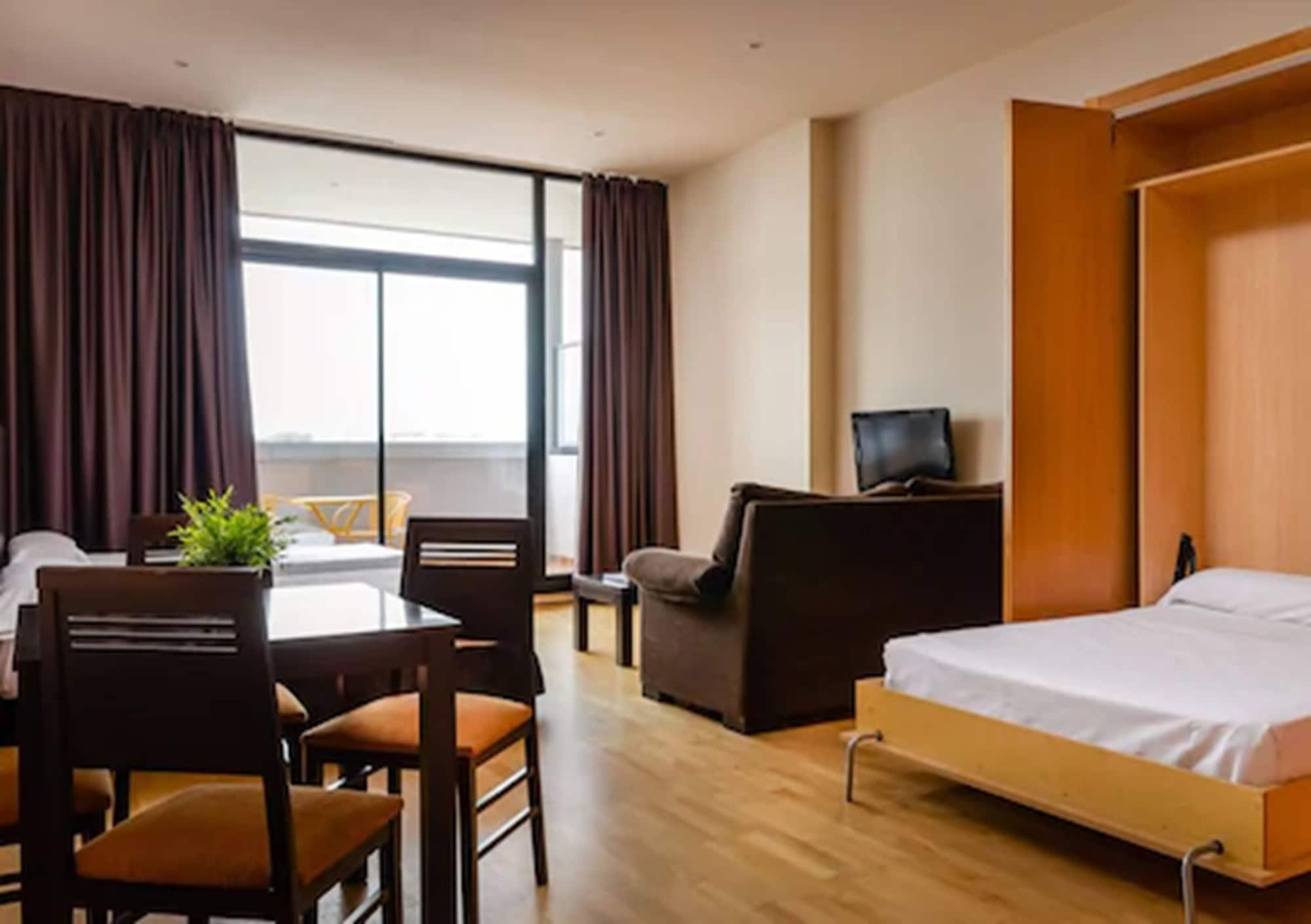 Aparthotel Wellness Paterna Exteriér fotografie